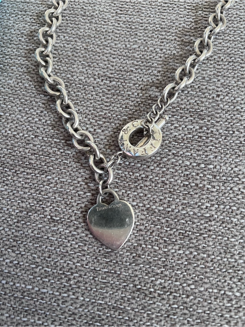 Tiffany & Co. Silver Return to Tiffany® Heart Tag Toggle Necklace wit Blue Pouch - Picture 6 of 8